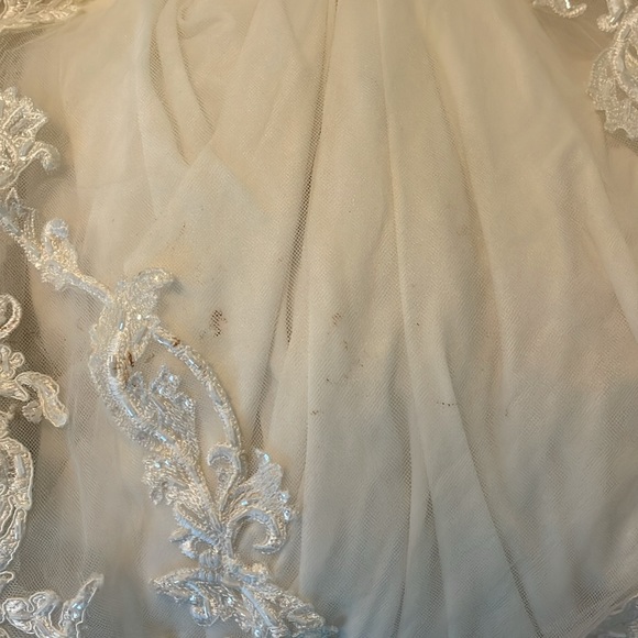 Size 10 Martina Liana wedding dress! - Picture 7 of 15